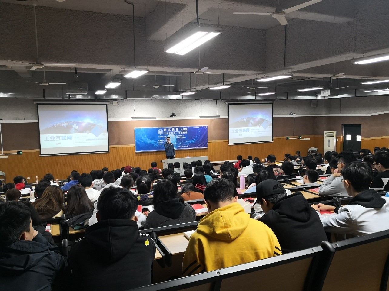 1545724036447394.jpg 1545724036447394.jpg